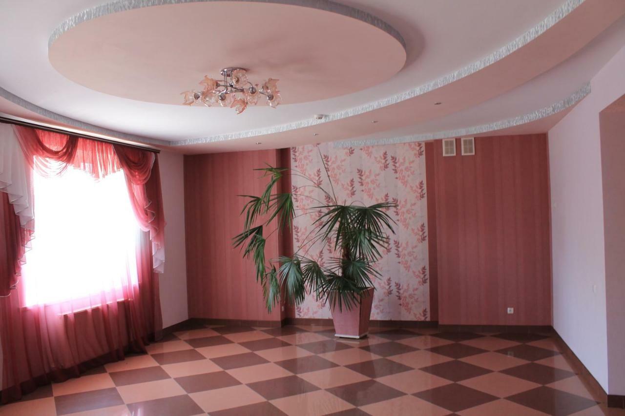 Kremin Hotel เกรเมอเนตส์ ภายนอก รูปภาพ