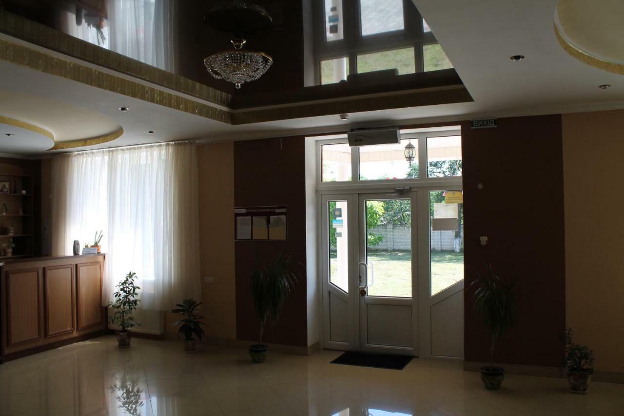 Kremin Hotel เกรเมอเนตส์ ภายนอก รูปภาพ