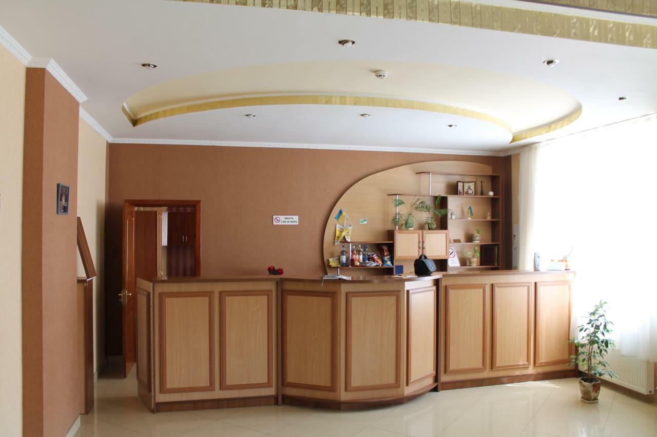 Kremin Hotel เกรเมอเนตส์ ภายนอก รูปภาพ