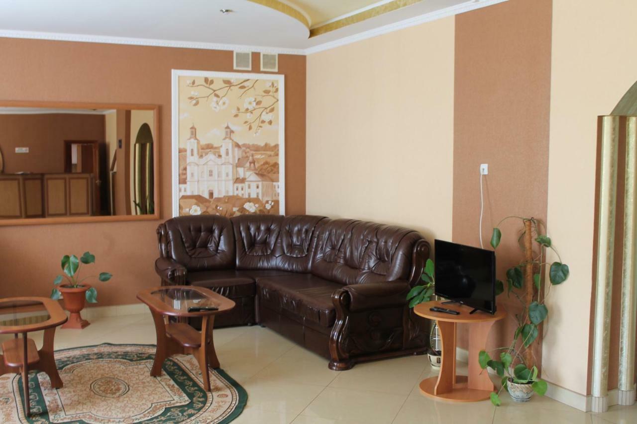 Kremin Hotel เกรเมอเนตส์ ภายนอก รูปภาพ