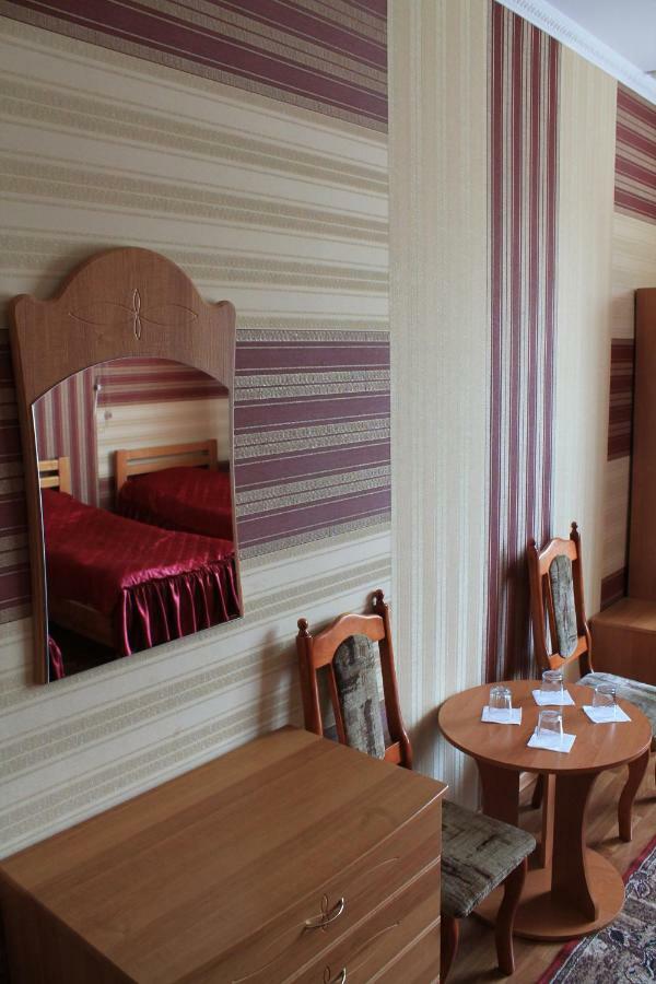 Kremin Hotel เกรเมอเนตส์ ภายนอก รูปภาพ
