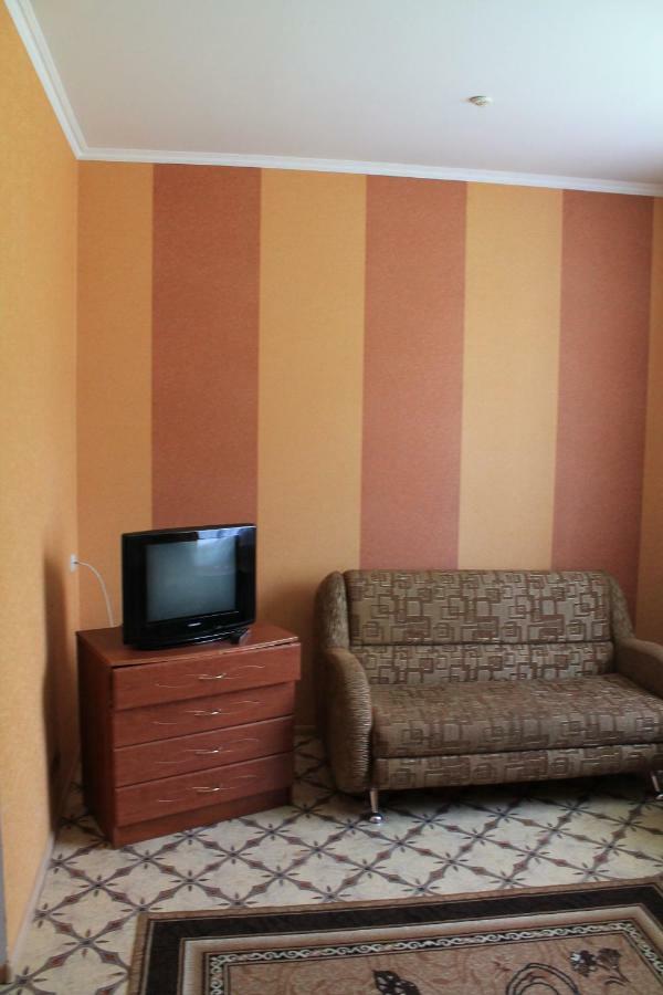 Kremin Hotel เกรเมอเนตส์ ภายนอก รูปภาพ