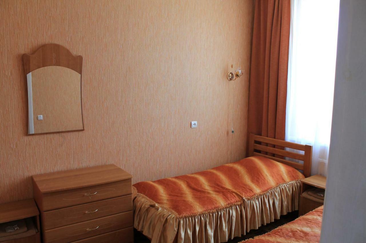 Kremin Hotel เกรเมอเนตส์ ภายนอก รูปภาพ