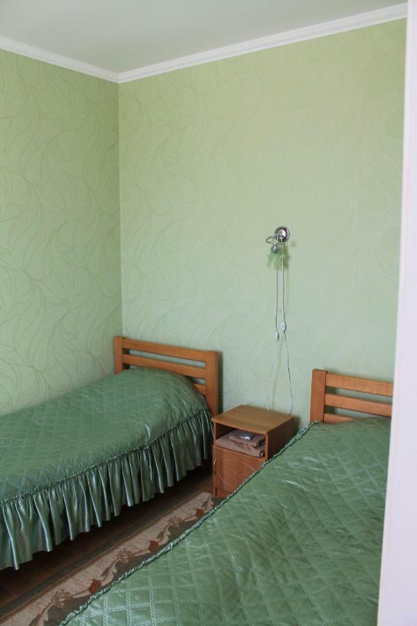 Kremin Hotel เกรเมอเนตส์ ภายนอก รูปภาพ