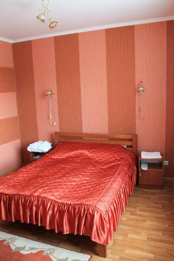 Kremin Hotel เกรเมอเนตส์ ภายนอก รูปภาพ
