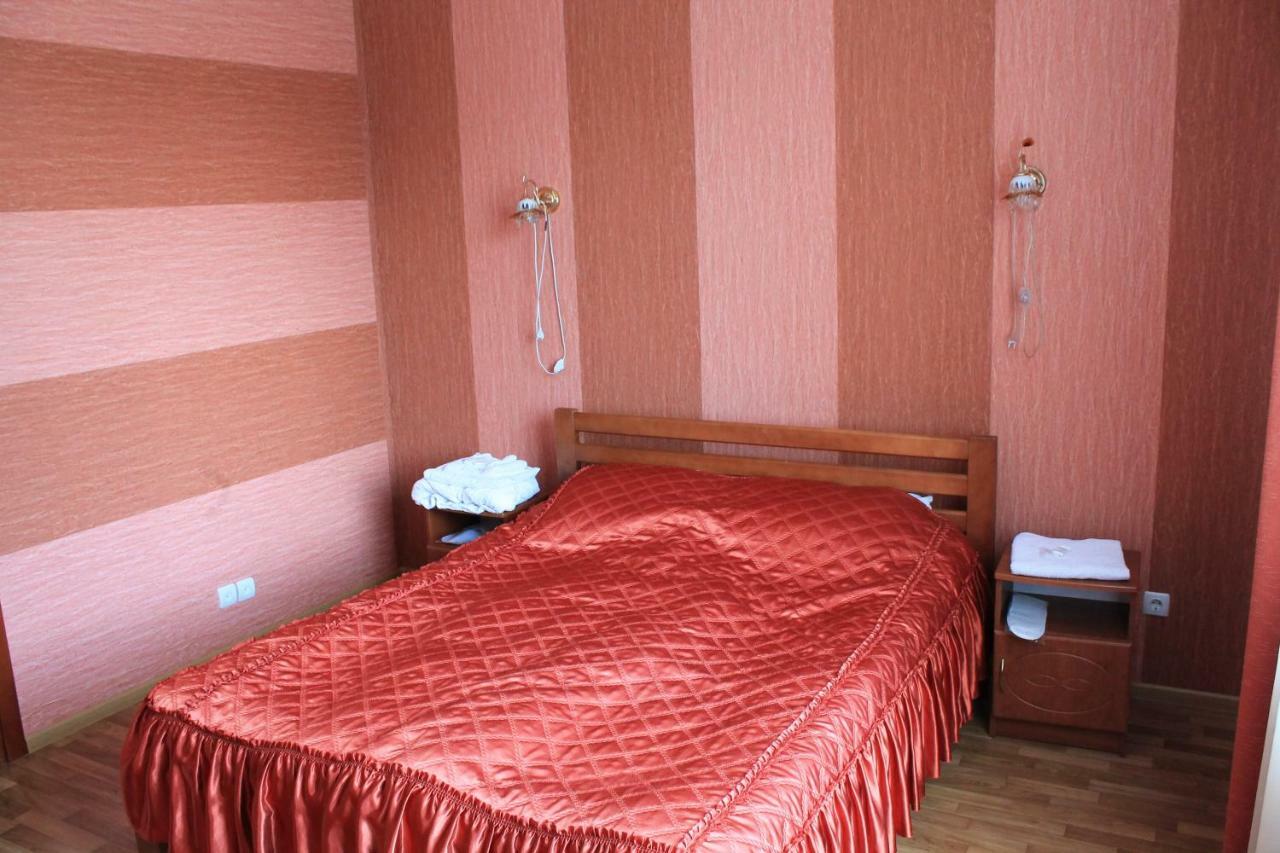 Kremin Hotel เกรเมอเนตส์ ภายนอก รูปภาพ