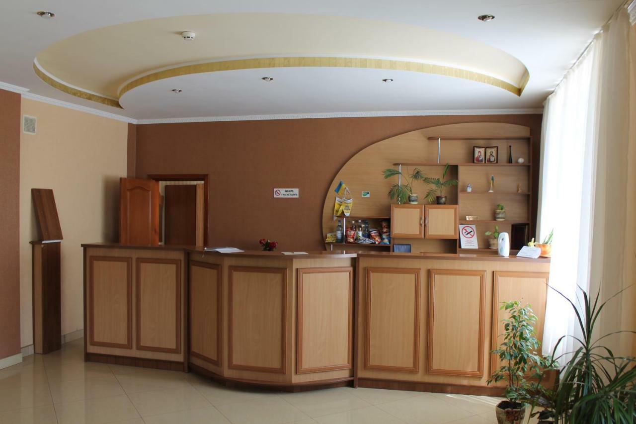 Kremin Hotel เกรเมอเนตส์ ภายนอก รูปภาพ